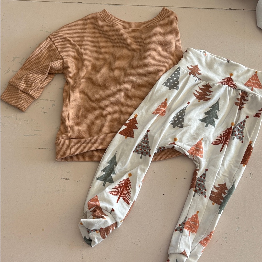Baby Christmas Outfit
Caramel Sweater and Tree Print Pants Set